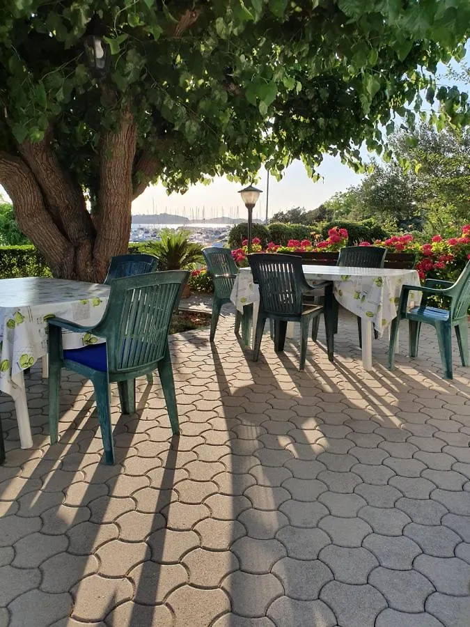 Affittacamere Apartmani Mira Supetarska Draga