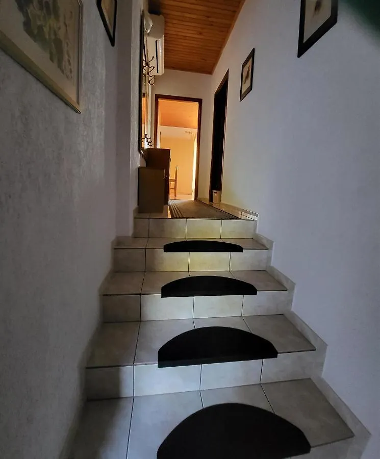 Apartmani Mira Supetarska Draga Croazia
