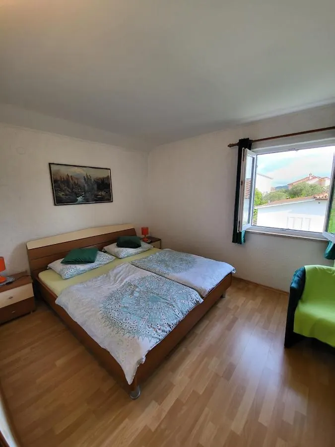 Apartmani Mira Supetarska Draga 3*,