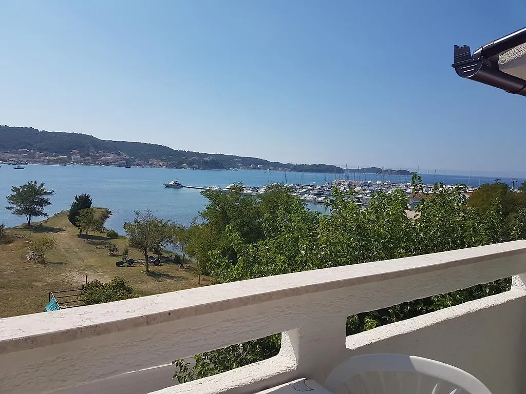 Apartmani Mira Supetarska Draga Affittacamere